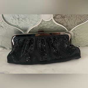WHITING & DAVIS Black Mesh Metal  Striped Matte/Shine Clutch Bag With Chain